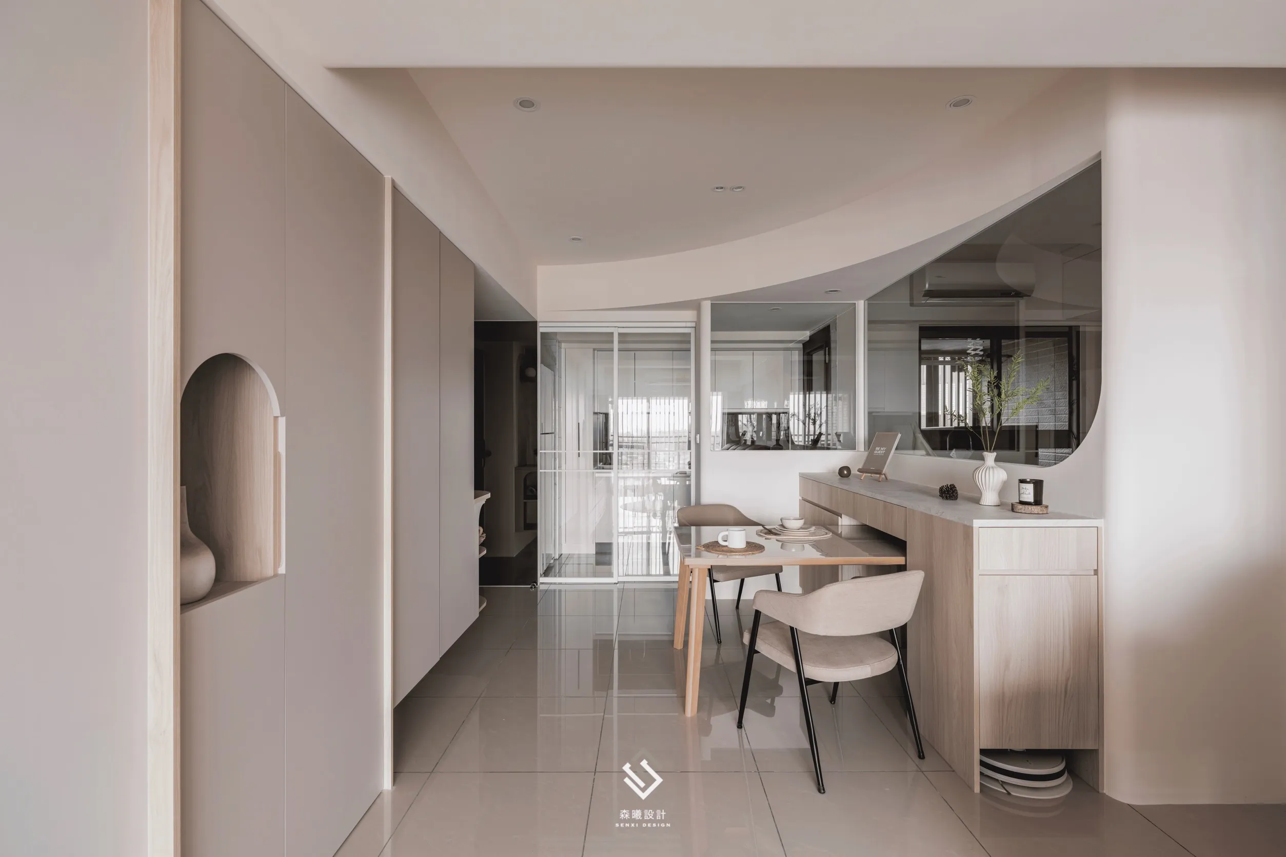 佳鏵玥寬庭<br> 出晴