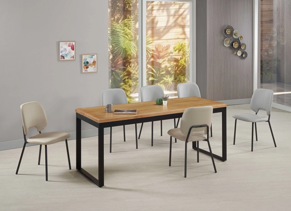 實木餐桌/皮餐椅