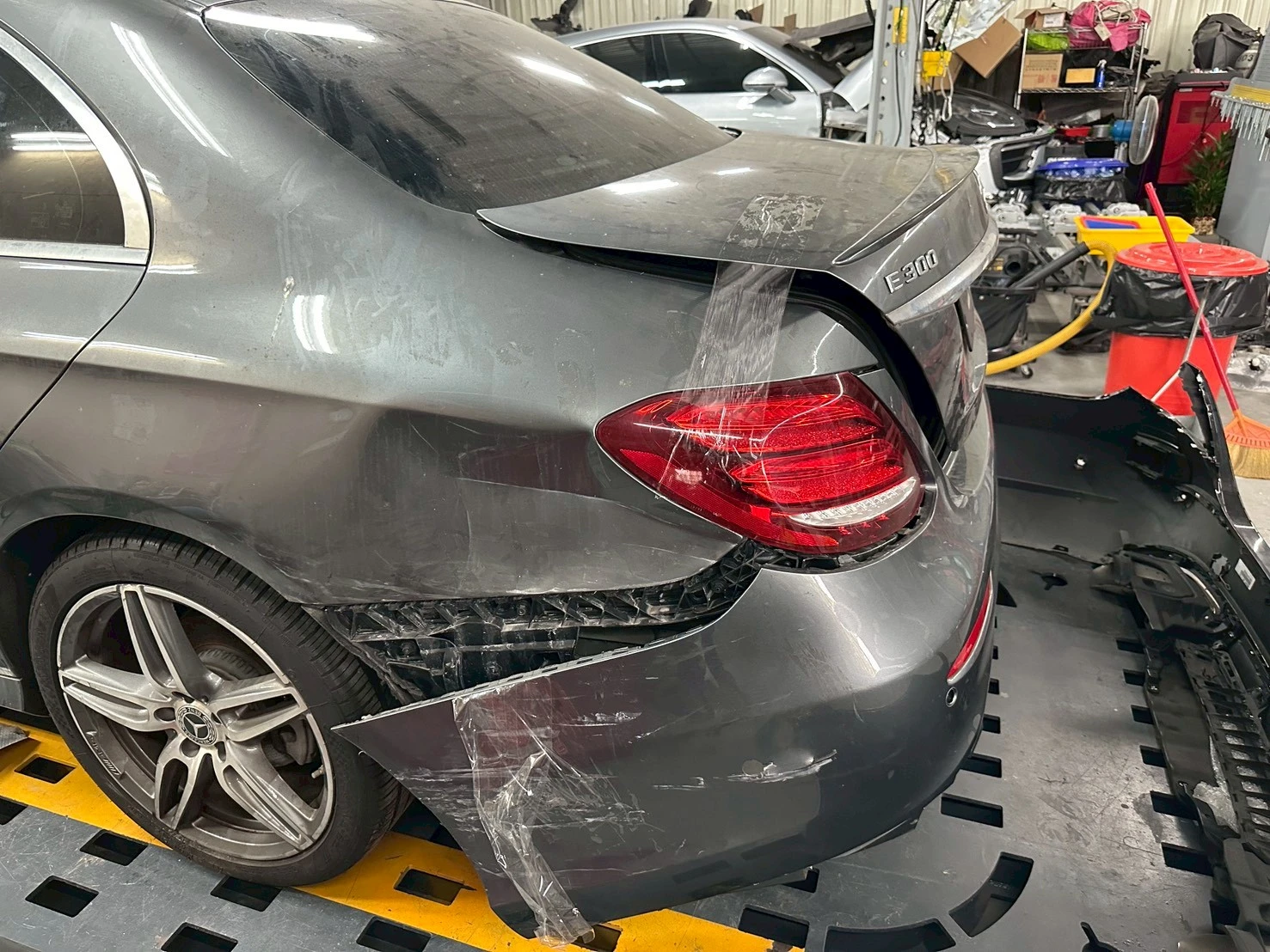 汽車鈑金烤漆