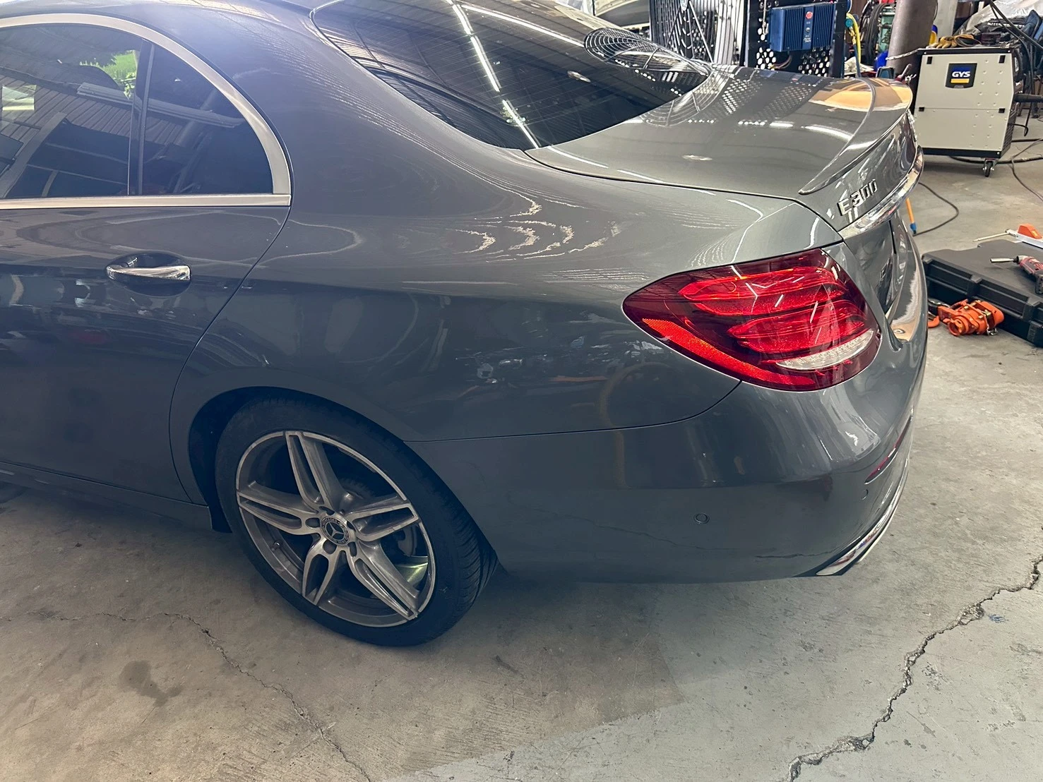 汽車鈑金烤漆