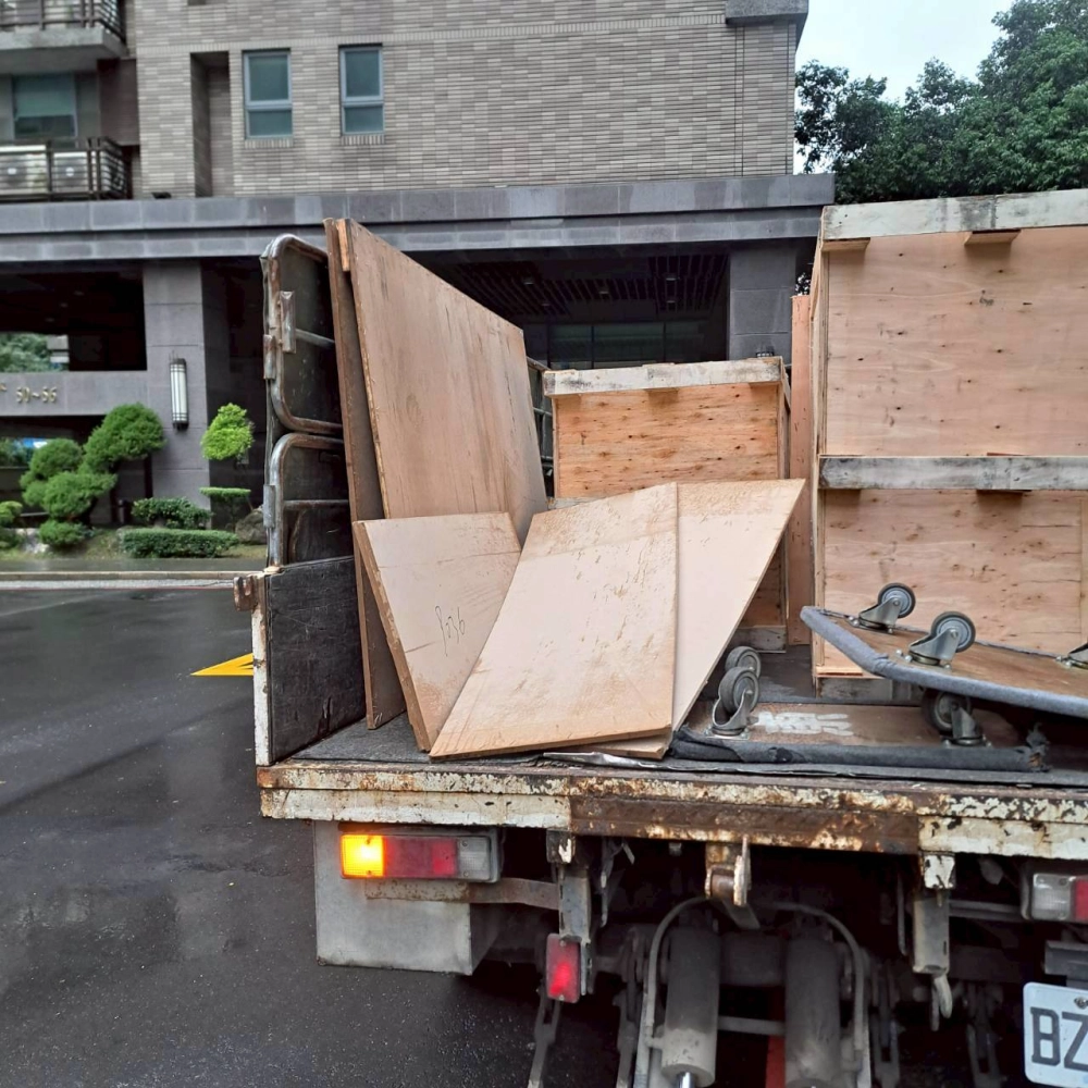 大型廢棄物清運｜百貨模特與集裝箱清運