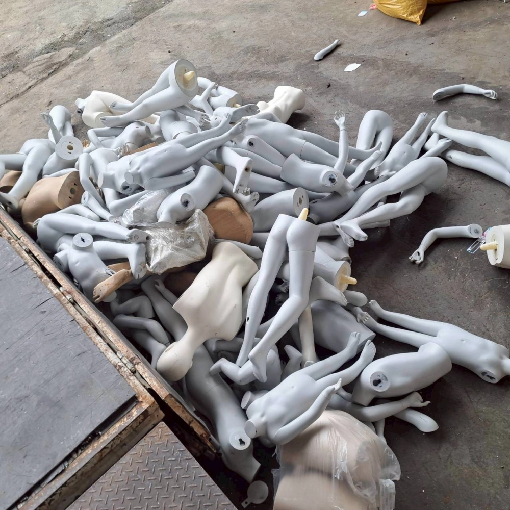 大型廢棄物清運｜百貨模特與集裝箱清運