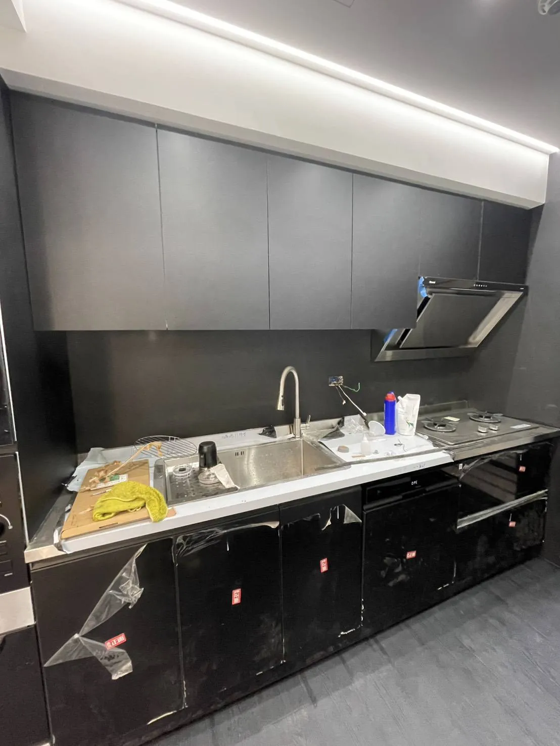 255公分+60公分電器櫃+90公分冰箱櫃+40公分鞋櫃｜廚具行｜高雄廚具行