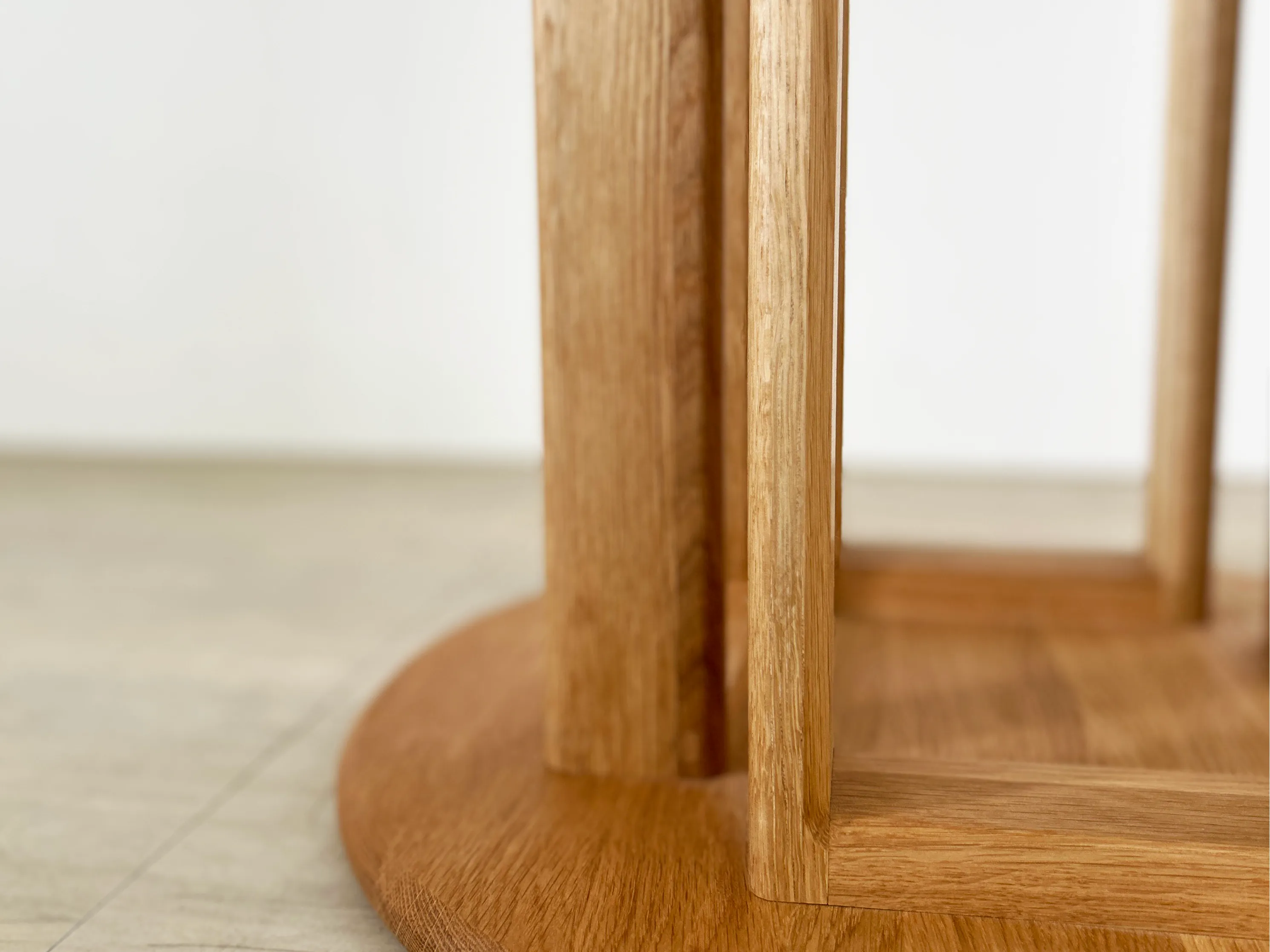 MORE Frame Round Table｜框序圓桌 