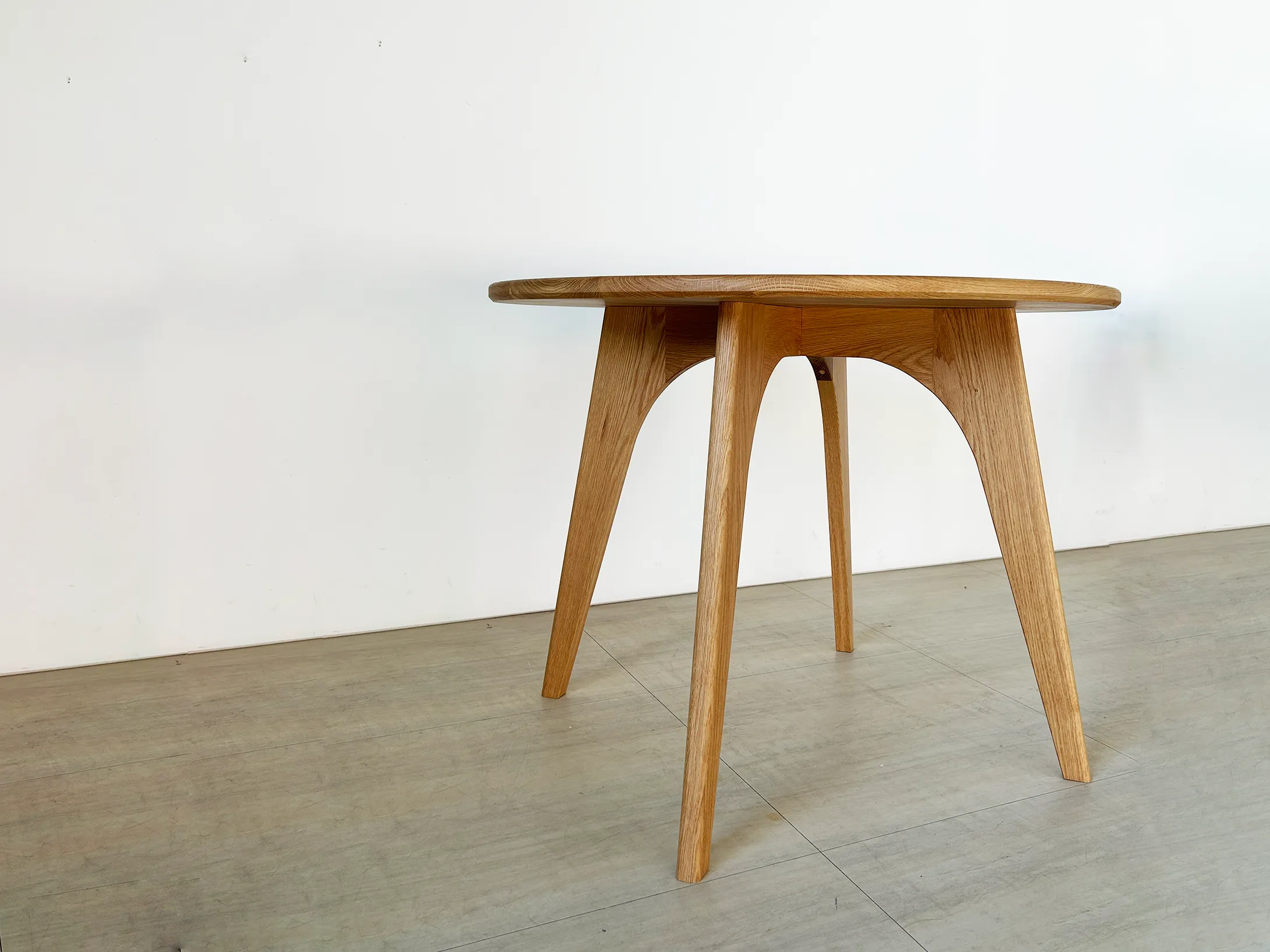 MORE Flow Round Table｜圓滑圓桌 