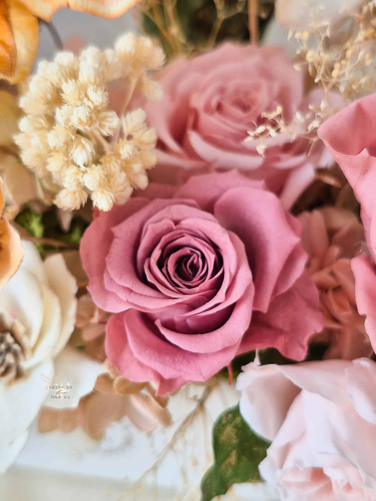 長型盆花：最容易做出高級感的花型。