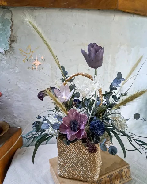 自然型索拉永生花籃