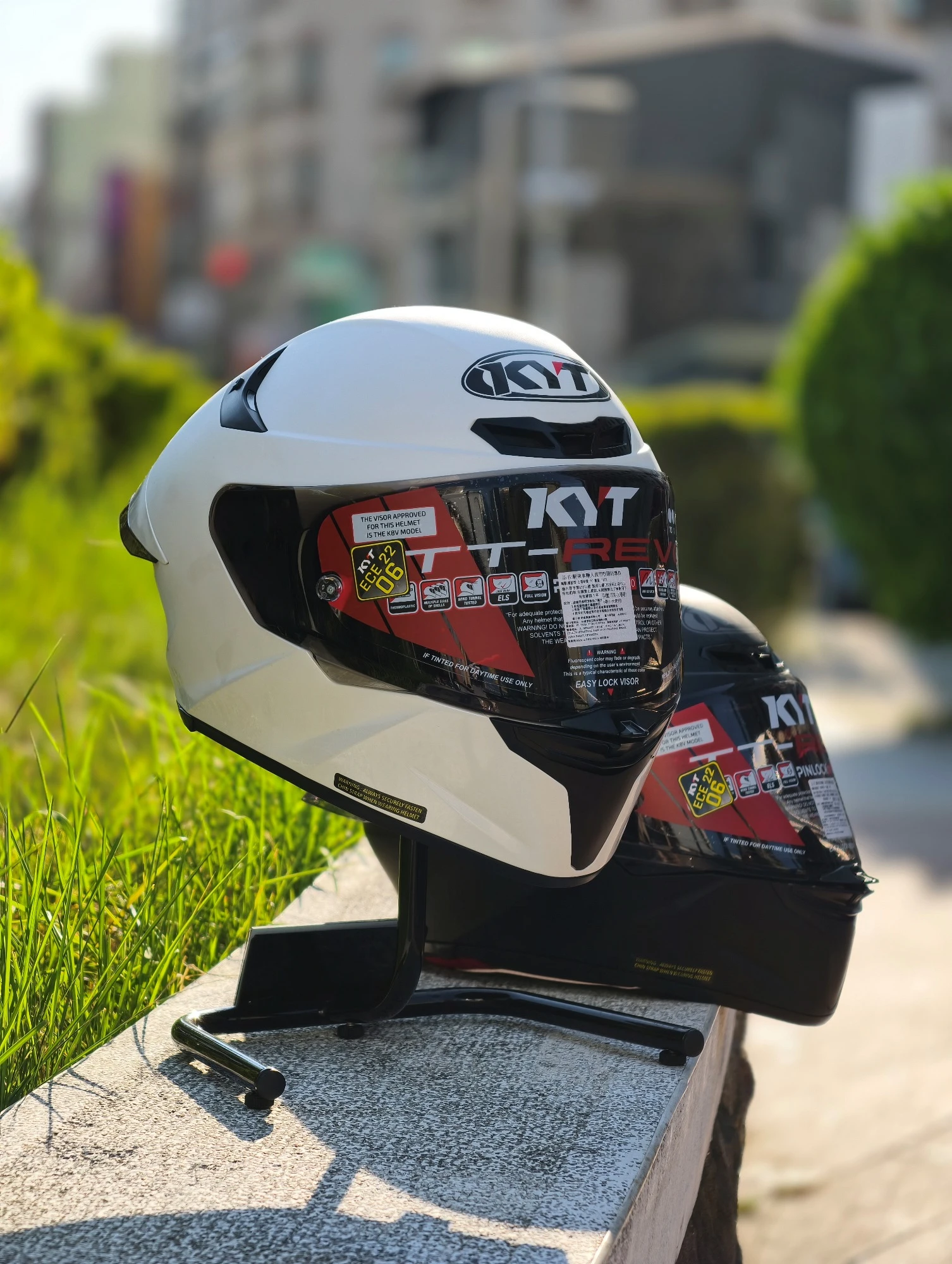 KYT TT-REVO