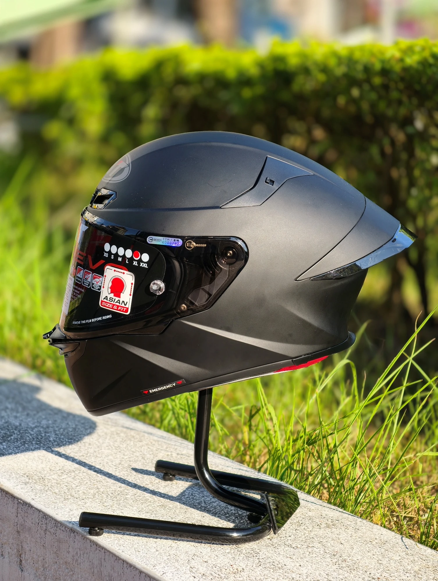 KYT TT-REVO
