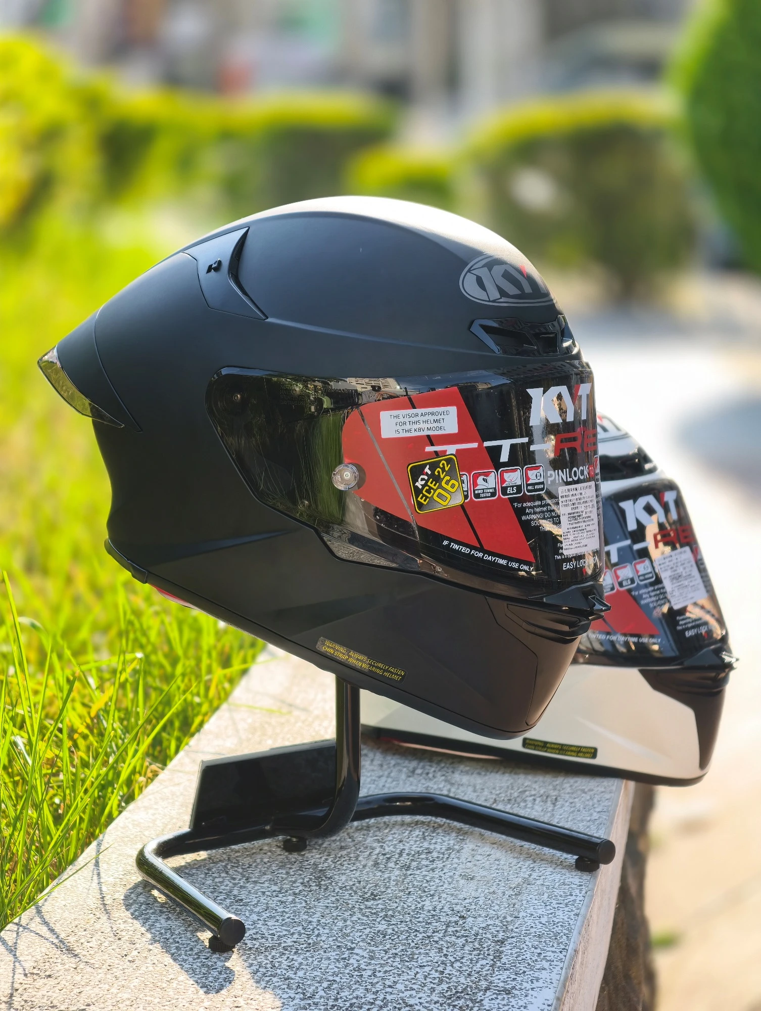 KYT TT-REVO