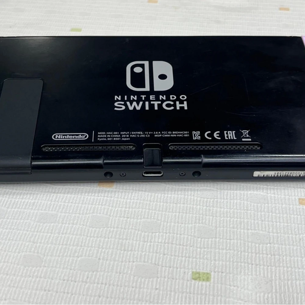 Switch 主機 電力加強版＋４片遊戲卡帶＋副廠搖桿一組 整套一起買 超划算 無盒裝有配件
