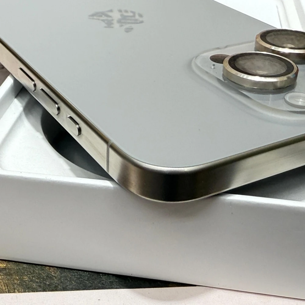 iPhone 15 pro Max 256g 鈦 上個月剛買  保固到2025/08/01  電池1