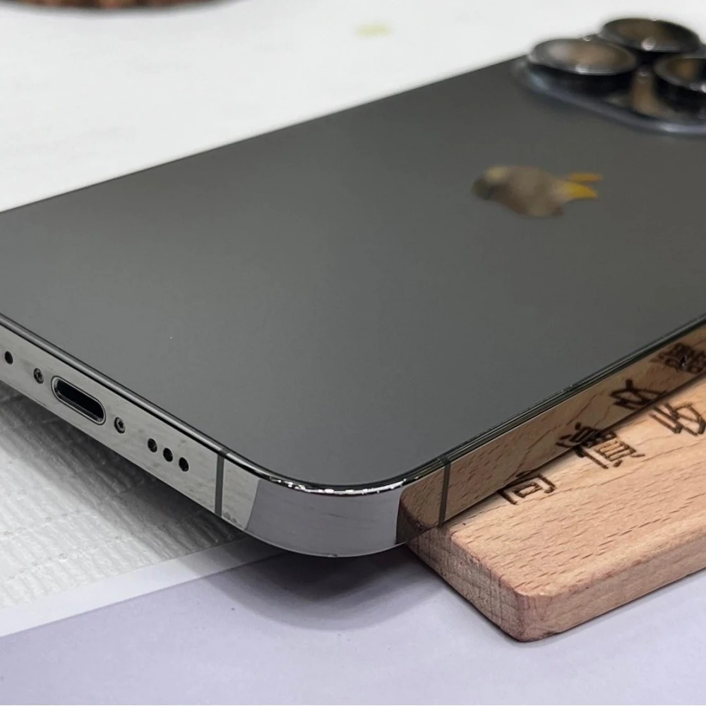 iPhone 13 pro 256g 黑 電100% 已貼imos鏡頭貼 無盒裝有配件