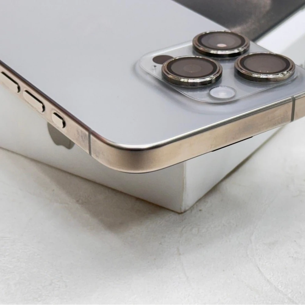iPhone 15 pro  256g 鈦色 電池90%  imos鏡頭貼+墨子玻璃 有盒裝有配件