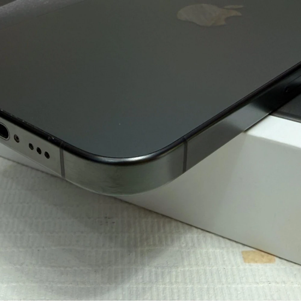 iPhone 15 Pro 256g 黑 電池90% 有盒裝有配件