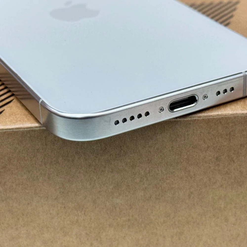 iPhone 15 pro 128g 白 電池87% 無盒裝有配件