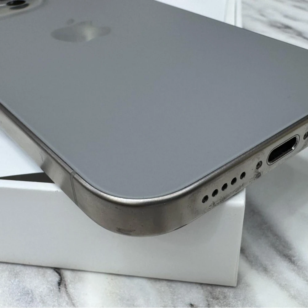 iPhone 15 pro 128g 鈦  電池87% 有盒裝有配件