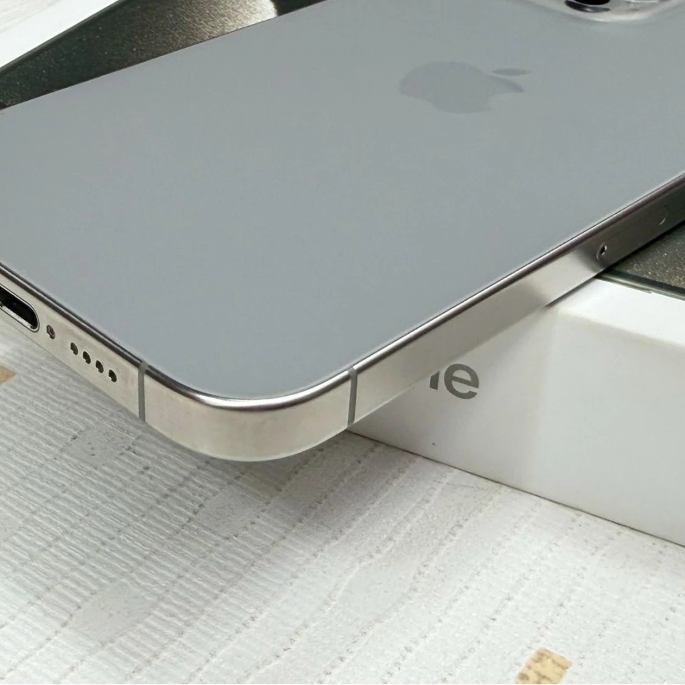 iPhone 15 Pro max  256g 鈦 電池86% 有盒裝有配件
