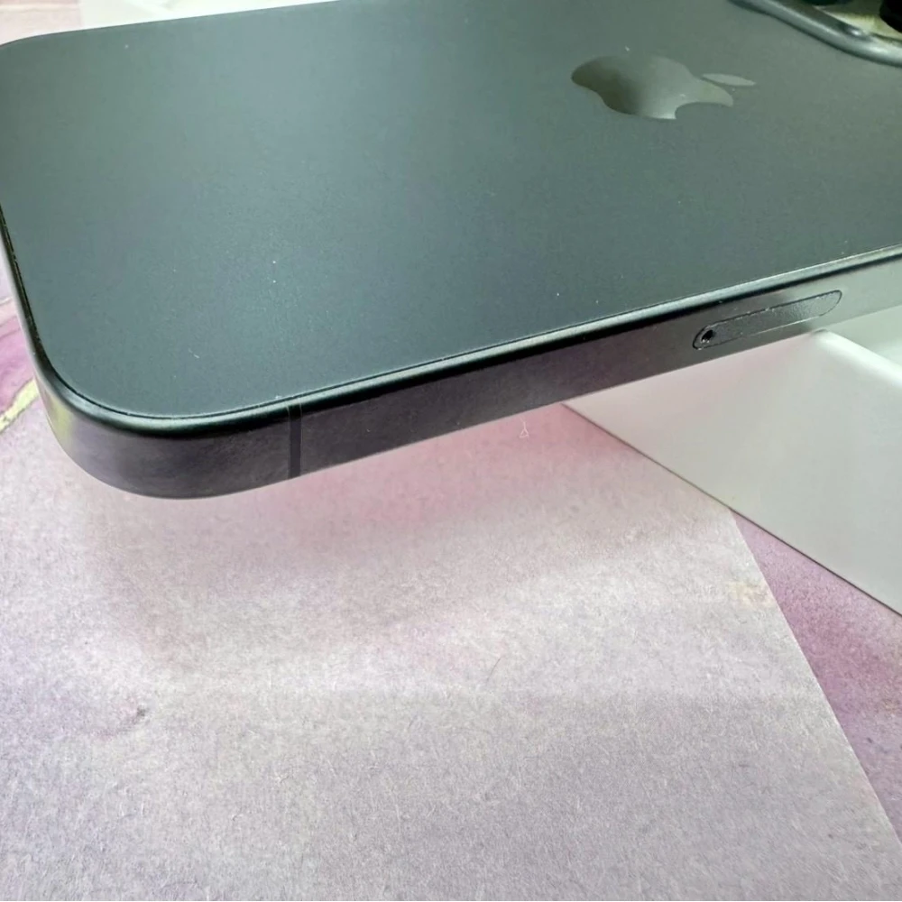 iPhone 15 Pro 256g 黑 電池87% 有盒裝有配件