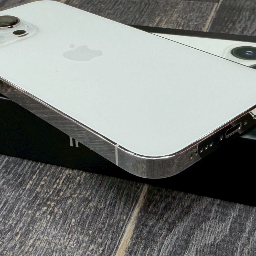iPhone 13 pro 256g 白 電池76% 有盒裝有配件