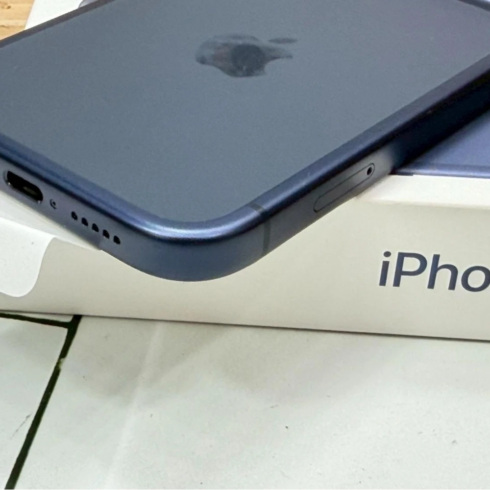 iPhone 17 Pro 256g 藍 電池99% 保固到2026/10/07 有盒裝有配件