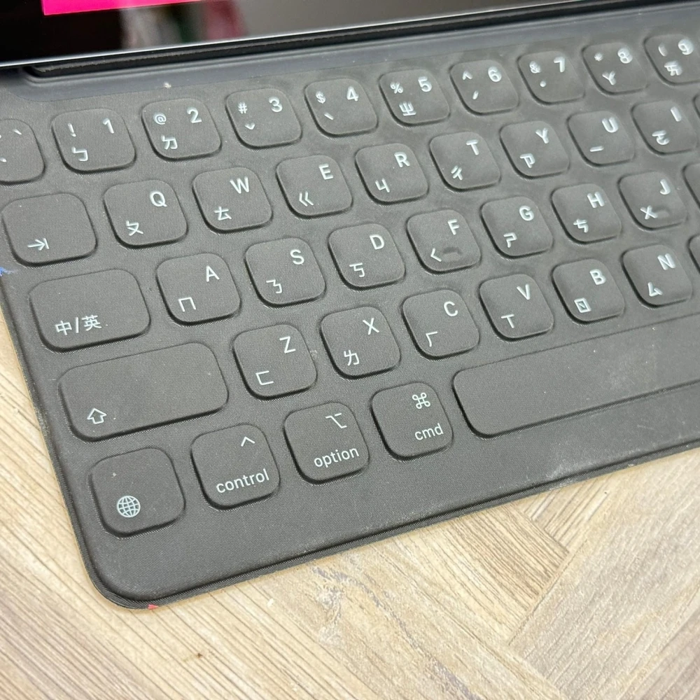 iPad 9 64G +聰穎鍵盤 電池98% 電池循環120次  無盒裝有配件 