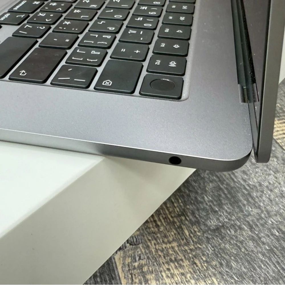 2024 MacBook Air 15吋 M3晶片 8GB/256GB SSD  循環12次  電池