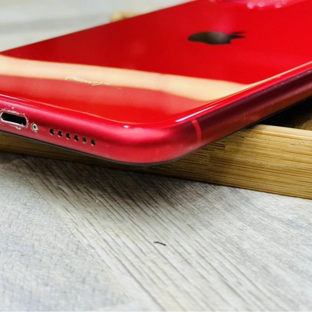iPhone 11 64G 紅 電池98% 鏡頭有傷 不影響使用 機身有傷 無盒裝有配件 