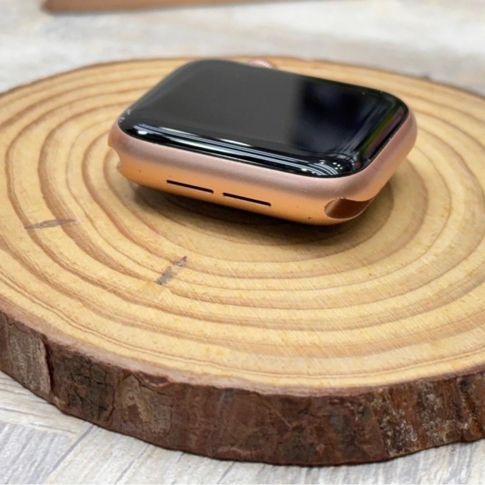 Apple Watch SE 40mm GPS版 玫瑰金 電池89% 有盒裝有配件