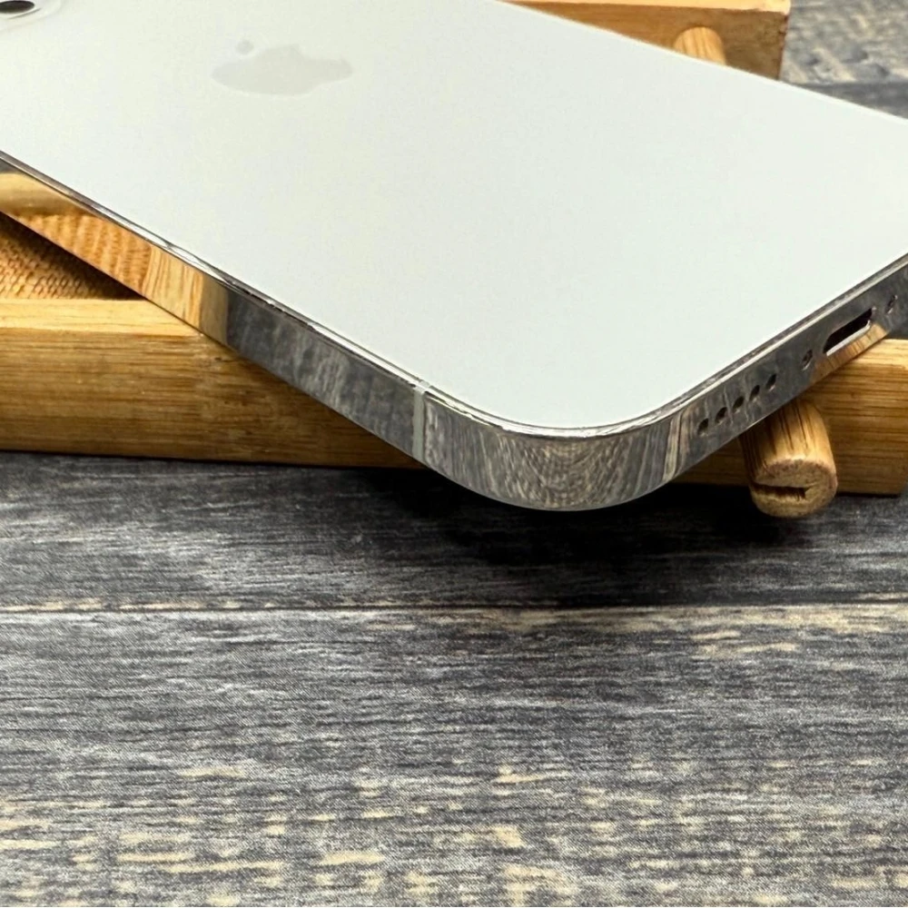 iPhone 12 pro 256g 白 電池77% 側邊有使用痕跡 無盒裝有配件