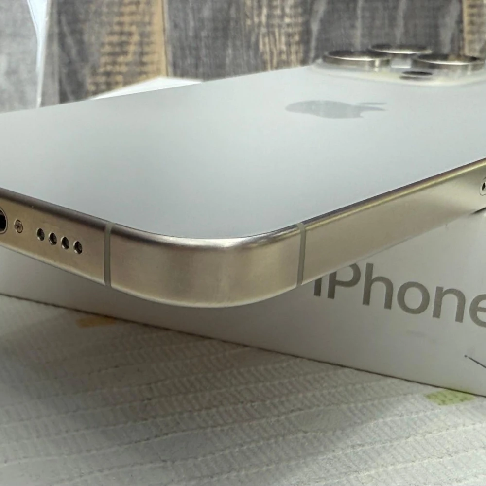 iPhone 15 pro max 256g 鈦 電池100% 有盒裝有配件