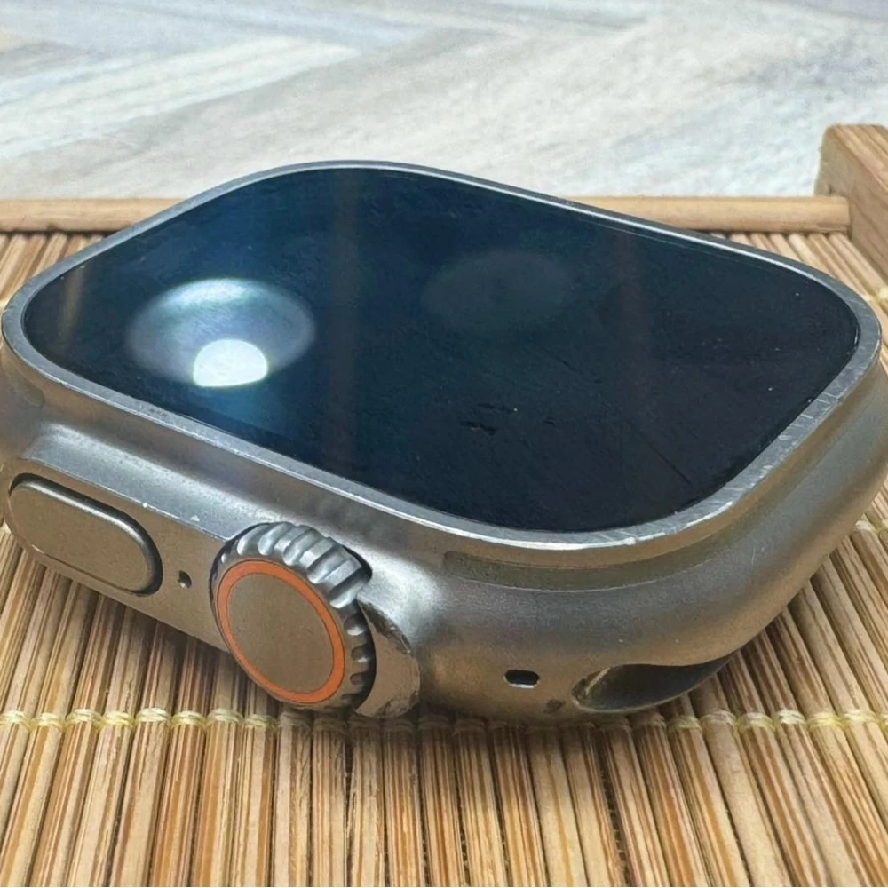 Apple Watch Ultra 1 49mm LTE版 電池93% 原色 充電處有裂開 無盒裝有