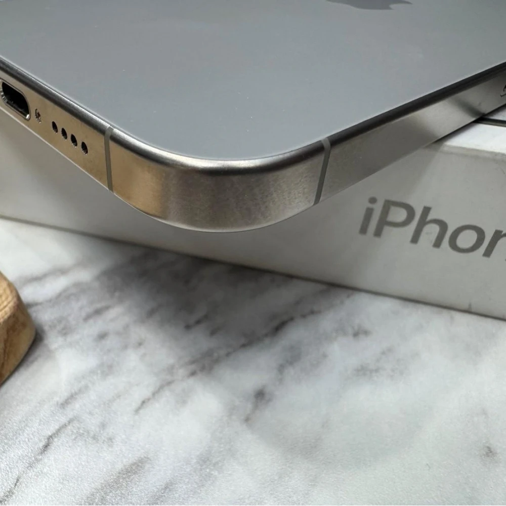 iPhone15 Pro Max 256 電池100% 有盒裝有配件 循環10