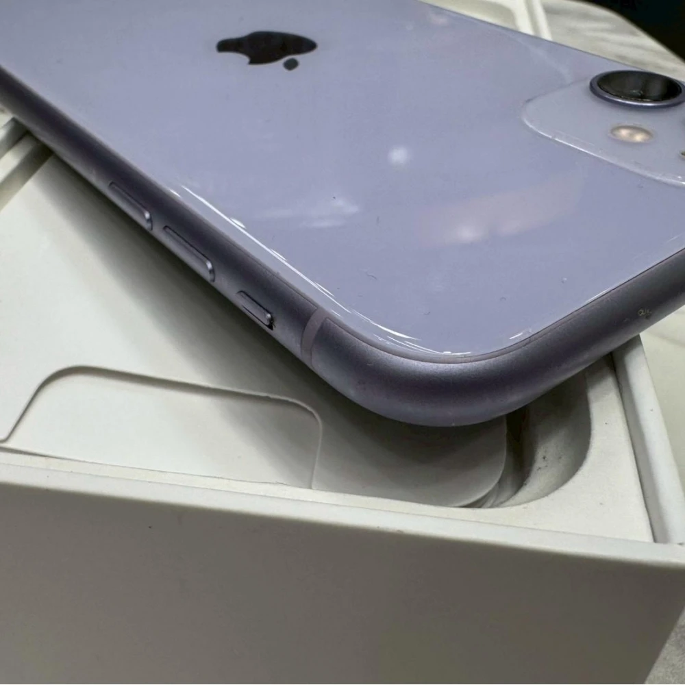 iPhone 11 64g紫 電池71%(稀有版本15.6.1)  有盒裝有配件