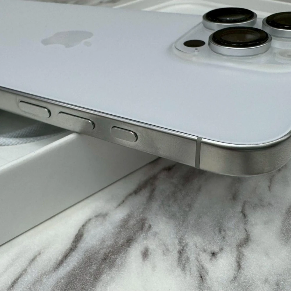 IPhone 16 Pro Max 256G  白 電池100% 循環0次 客戶續約全新僅拆封 保固