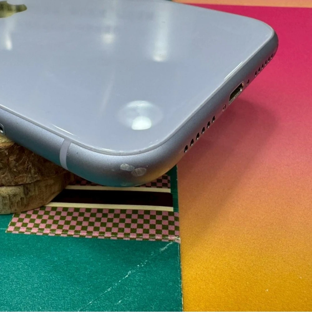 iPhone 11 64g紫 電池76% （有使用痕跡） 無盒裝有配件 
