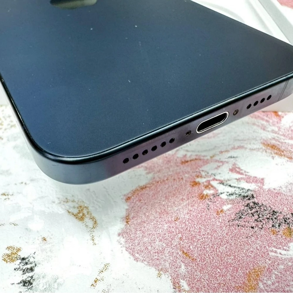 iPhone 15 Pro Max 256g 藍 電池83% 有盒裝有配件