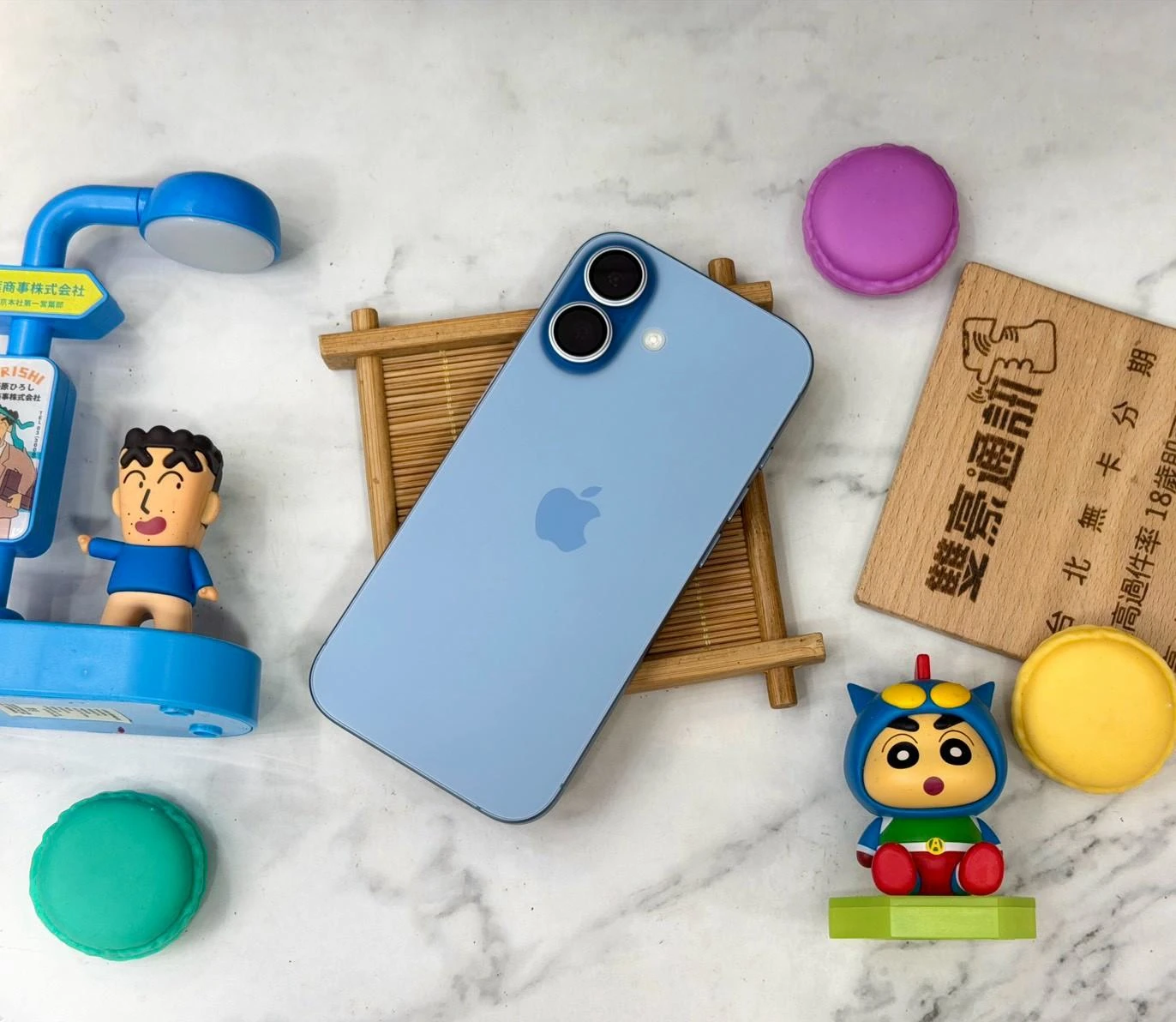 iPhone 17 256g 藍 電池93% 換過原廠前相機之後會跳Face ID問題 但Face ID正常 換過原廠螢幕 無盒裝有配件