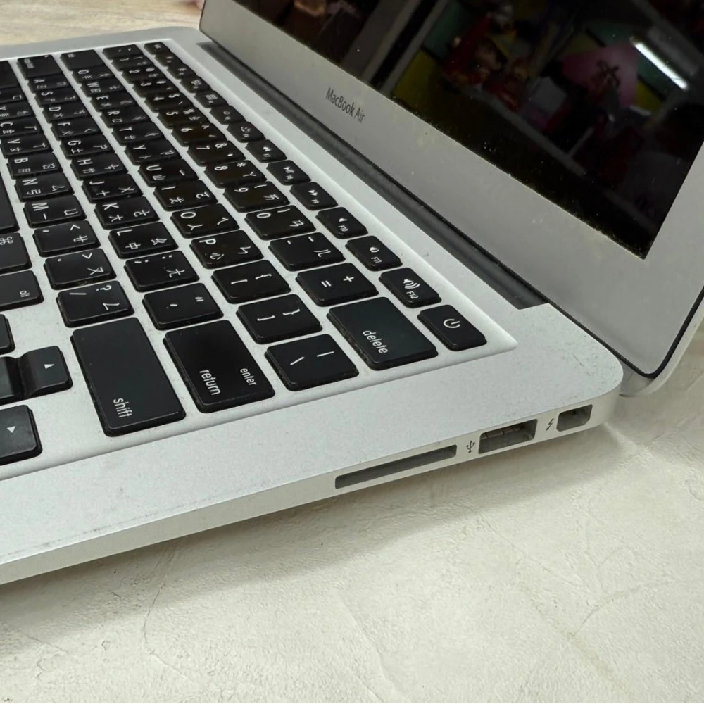 MacBook Air 13吋 2016年 4GB/256GB SSD 循環654 無盒裝有配件