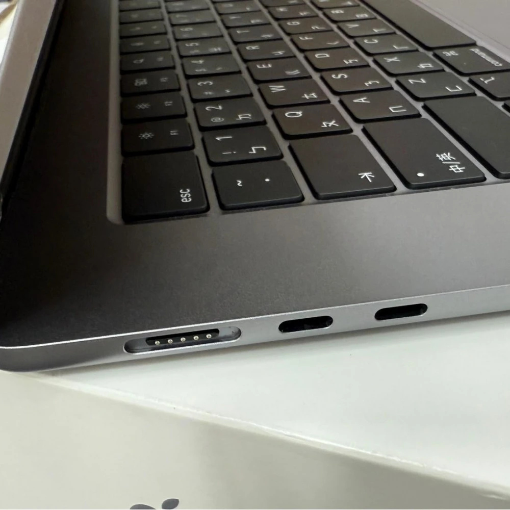 2024 MacBook Air 15吋 M3晶片 8GB/256GB SSD  循環12次  電池