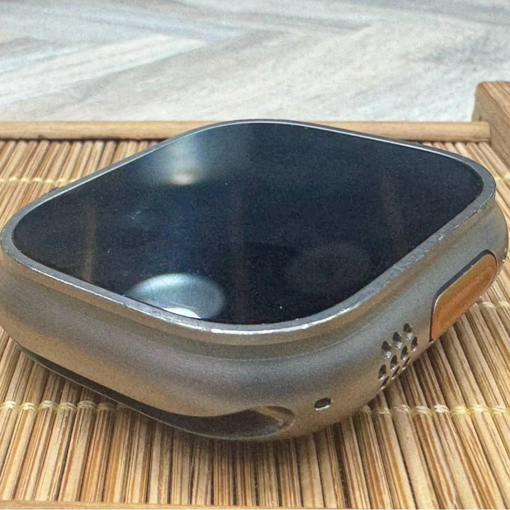 Apple Watch Ultra 1 49mm LTE版 電池93% 原色 充電處有裂開 無盒裝有