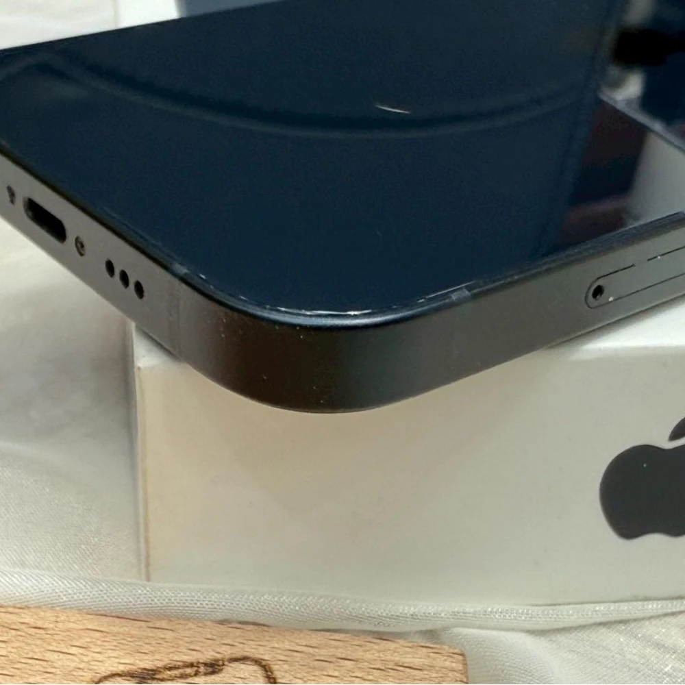 iPhone 13 128g 黑 電池79% 換過副廠螢幕 有盒裝有配件