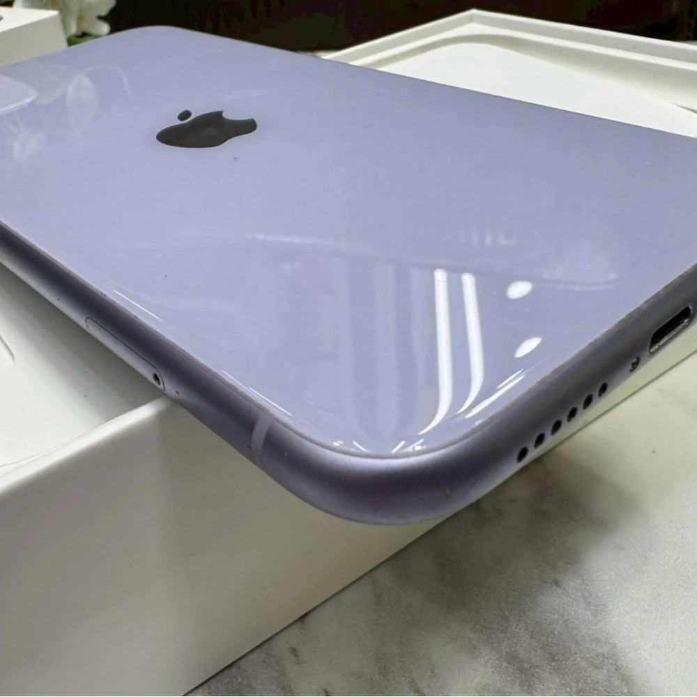 iPhone 11 64g紫 電池71%(稀有版本15.6.1)  有盒裝有配件