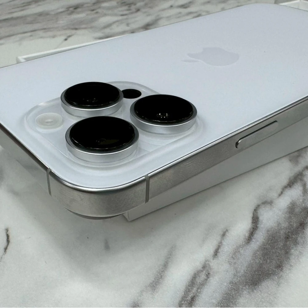IPhone 16 Pro Max 256G  白 電池100% 循環0次 客戶續約全新僅拆封 保固