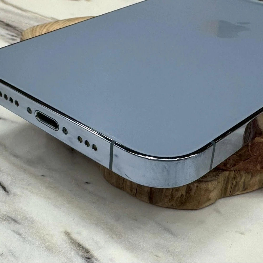 iPhone 13 pro 256g 藍 換過電池100%（全機無傷）  有盒裝有配件