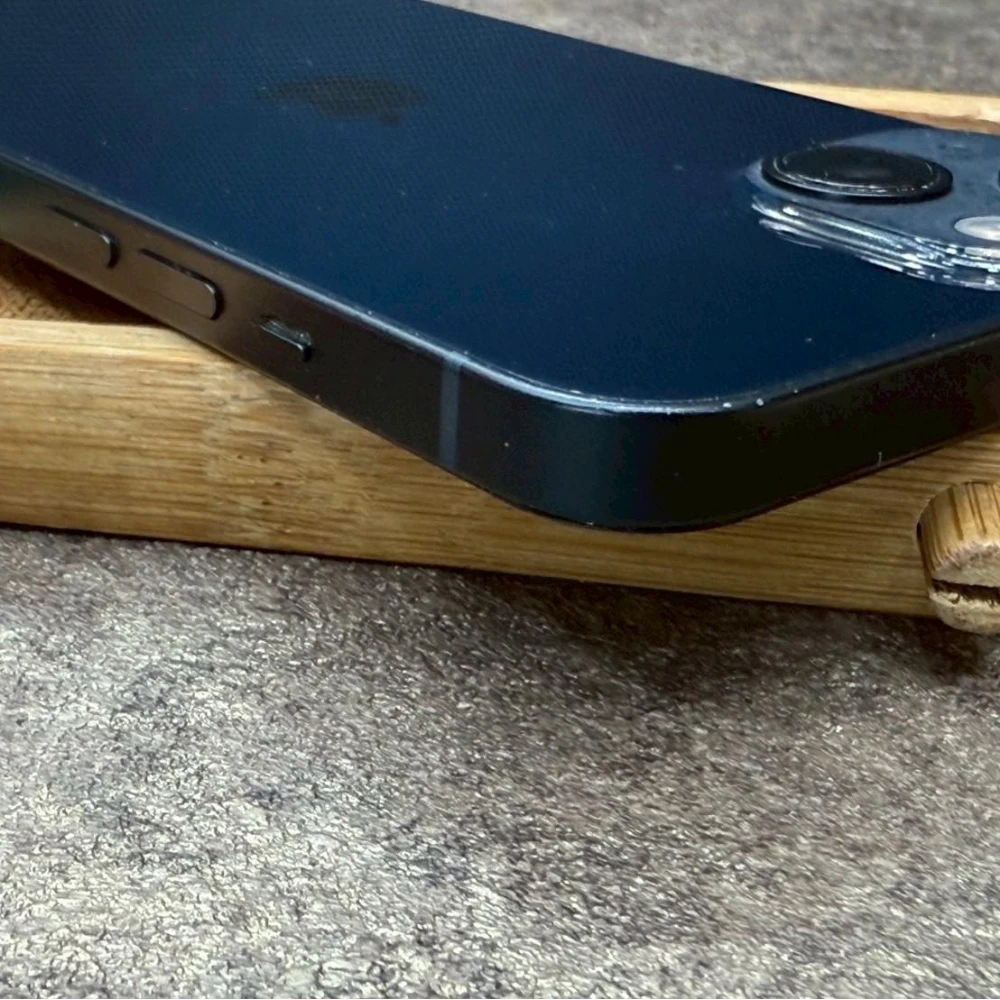 iPhone 13 128g 黑 副廠電池100% 換過副廠螢幕 無臉部識別 無盒裝有配件
