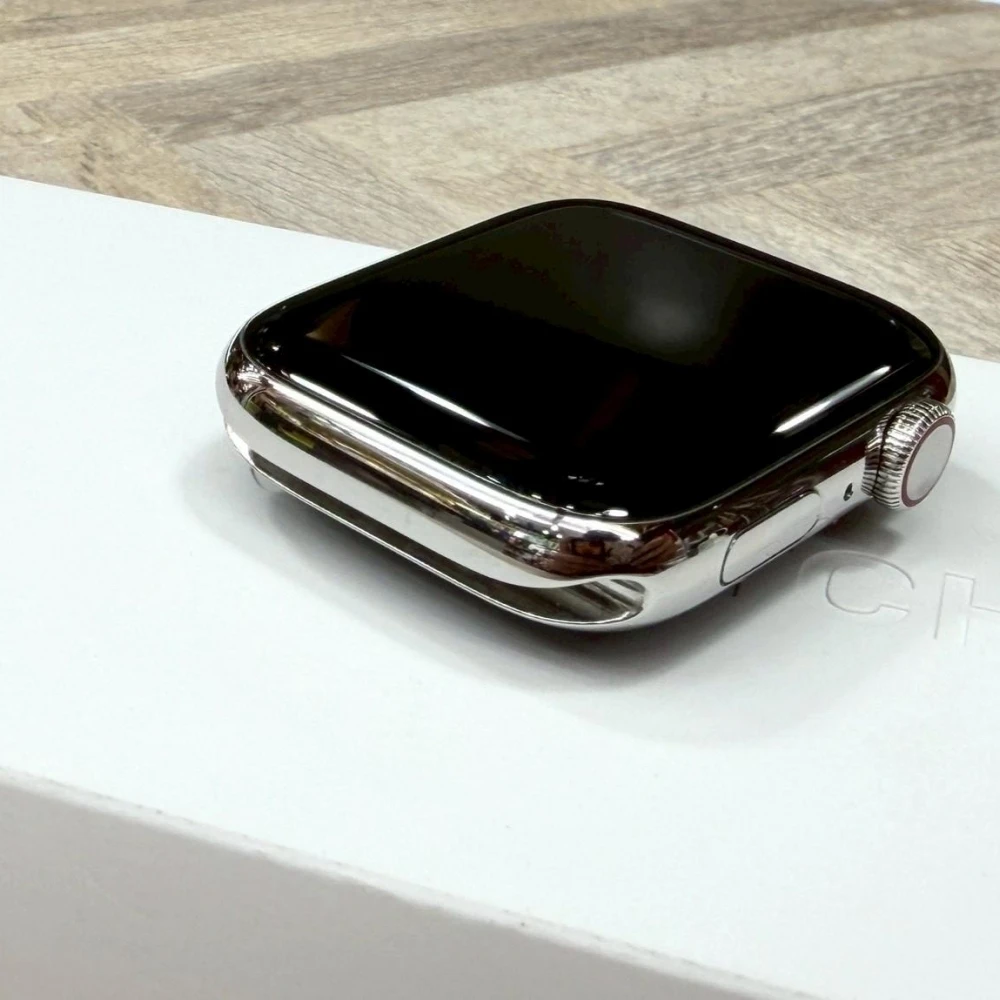 Apple Watch 9 45mm 不鏽鋼 LTE版 銀色 電池94% 有盒裝有配件