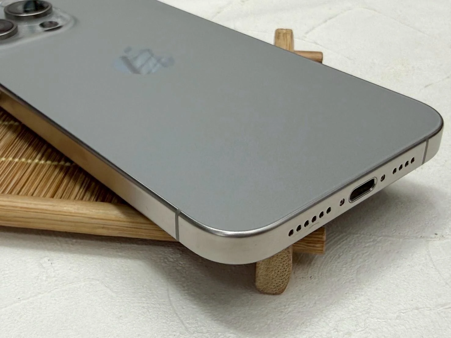 iPhone 15 Pro Max 256g 鈦 電池74% 無盒裝有配件