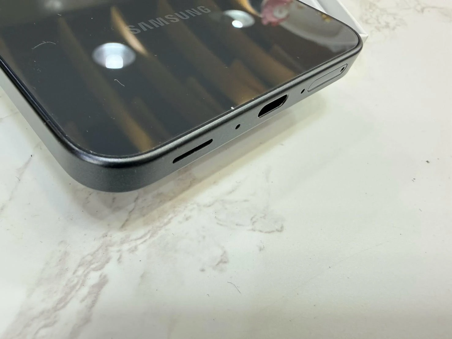 ?SAMSUNG Galaxy A37 (8+256G) 黑 展示機 有盒裝有配件