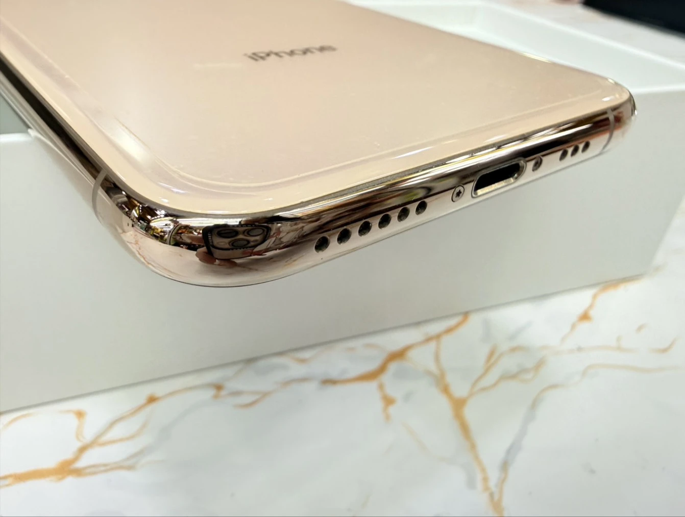 iPhone XS 64g 金 副廠電池100% 無盒裝有配件 (背板小刮傷)